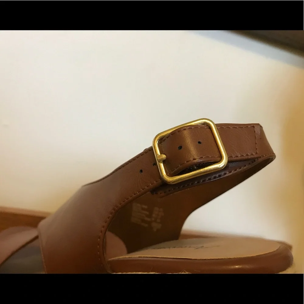 American Eagle Brown Wedges - Picture 5 of 8